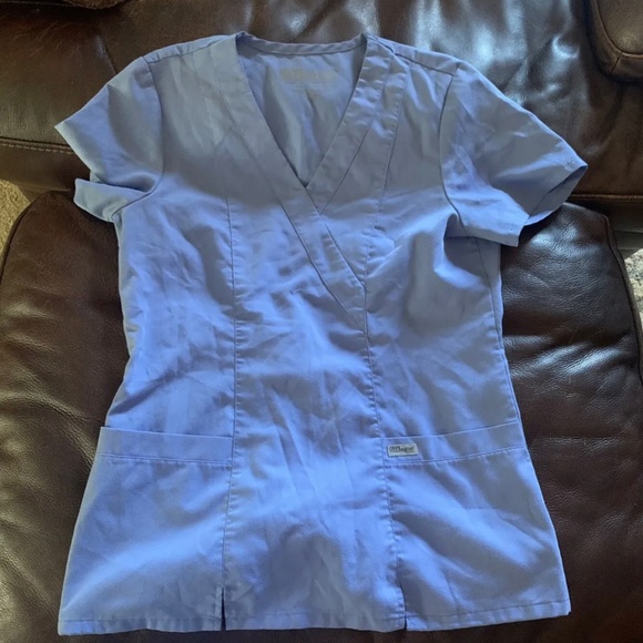 Women’s Greys Anatomy Scrub Tops Set Of 2 - Picture 4 of 7